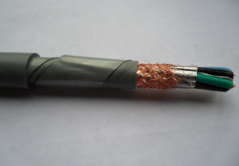 Plastic insulated and sheathed control cables